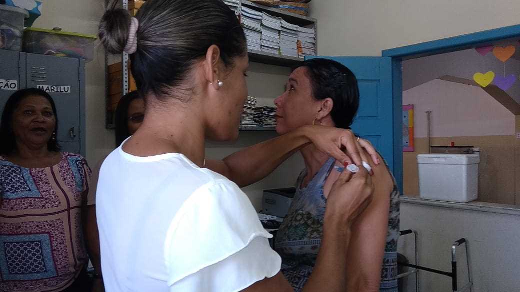 Camacã: Campanha de Vacinação contra Influenza (Gripe) alcança professores da rede pública 
